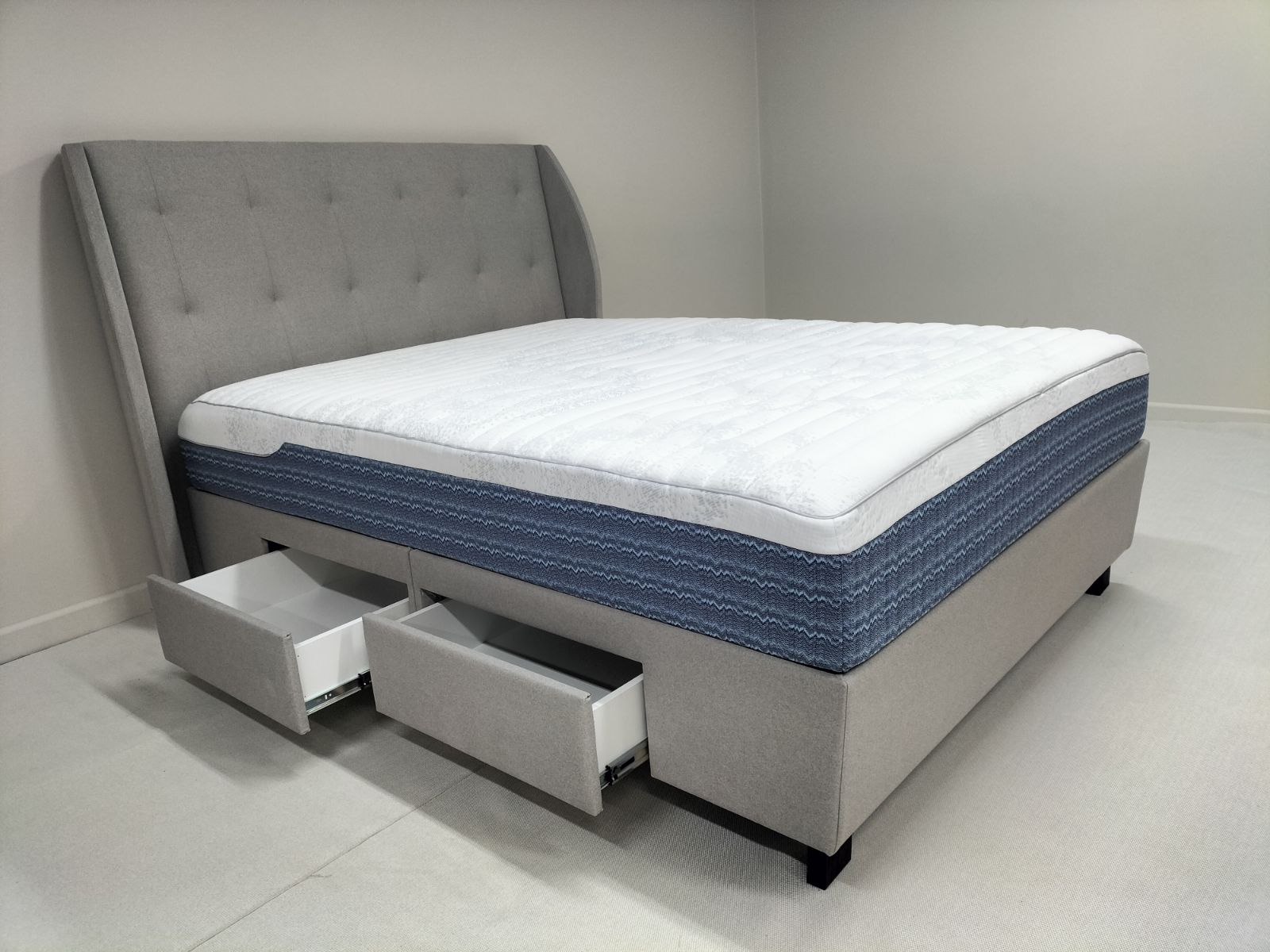 The Alpha Base 290 with Drawers